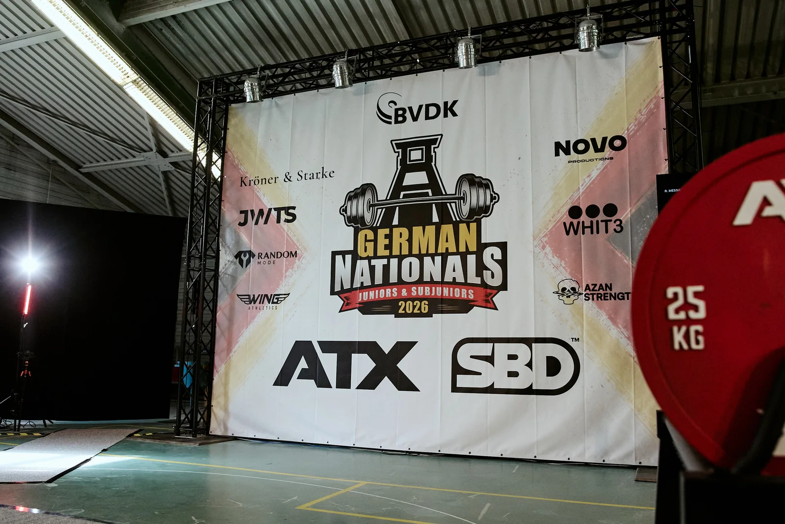 Das von Kröner & Starke gestaltete Wettkampfbanner der German Nationals Juniors und Subjuniors 2026 in Bochum